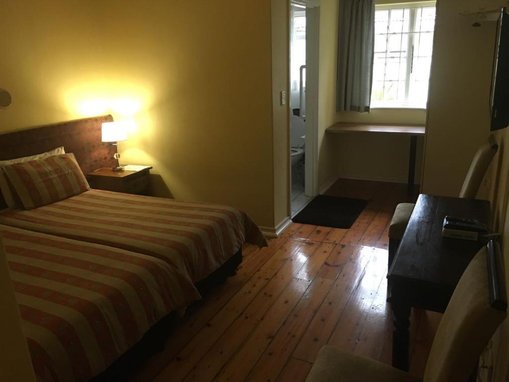 The Crescent Guesthouses - Bnb/Self Catering Durban Exterior foto
