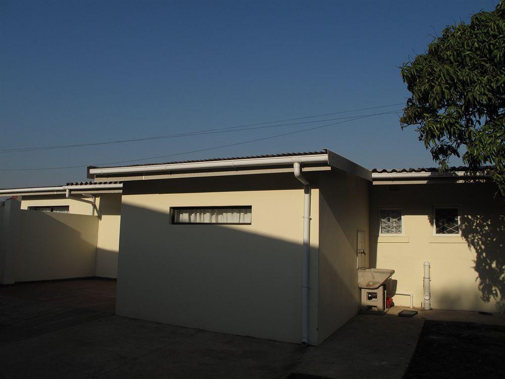 The Crescent Guesthouses - Bnb/Self Catering Durban Exterior foto