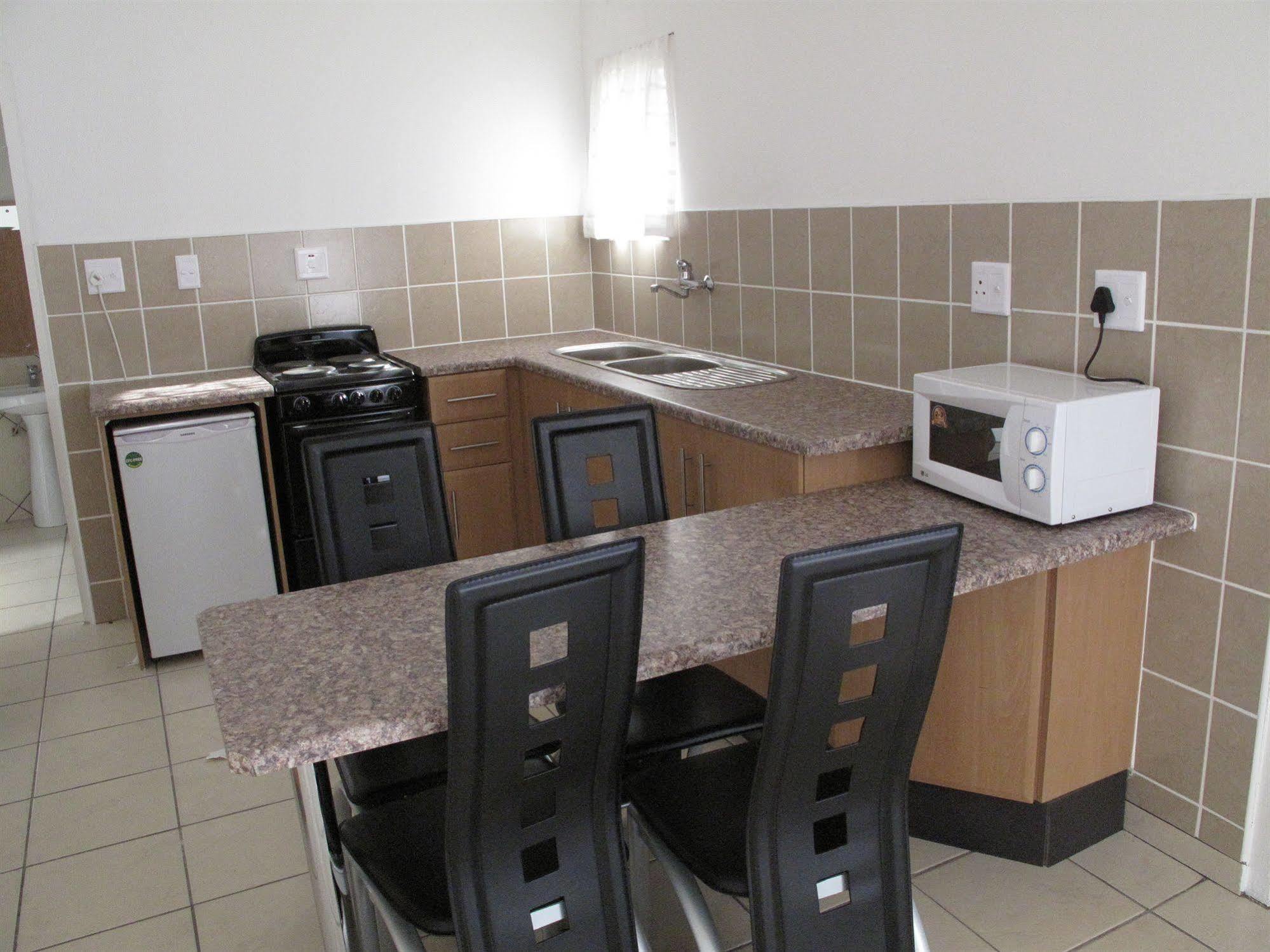 The Crescent Guesthouses - Bnb/Self Catering Durban Exterior foto
